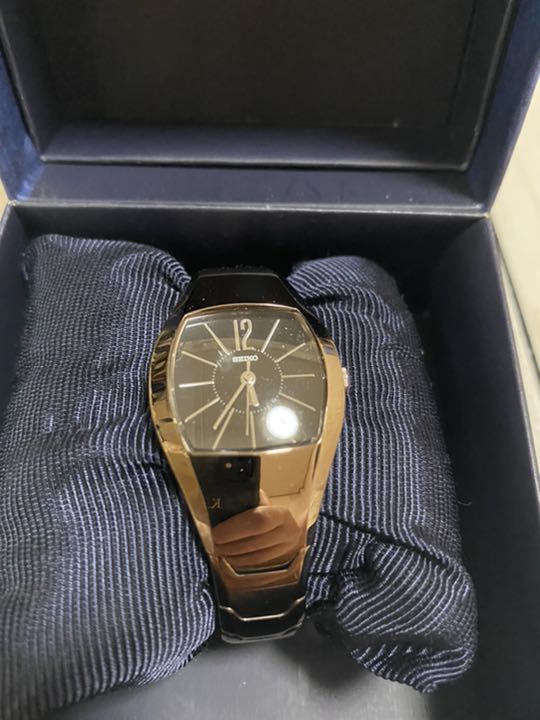 Seiko lk/lukia Analog Quartz Women