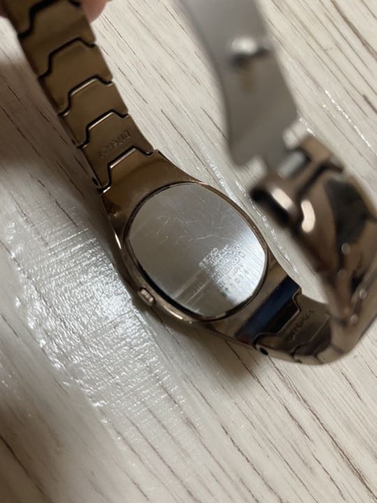 Seiko lk/lukia Analog Quartz Women