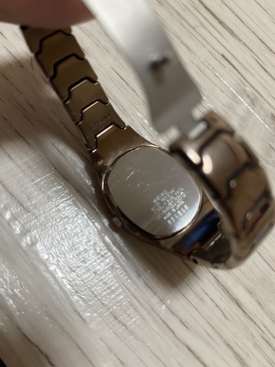 Seiko lk/lukia Analog Quartz Women