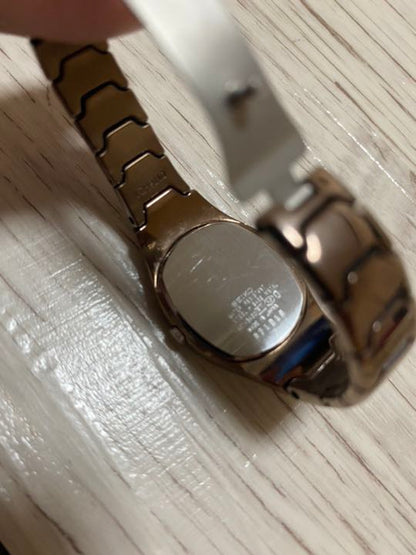 Seiko lk/lukia Analog Quartz Women