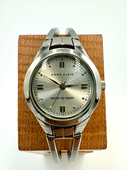 Anne Klein Analog Quartz Women Watch Excellent Condition