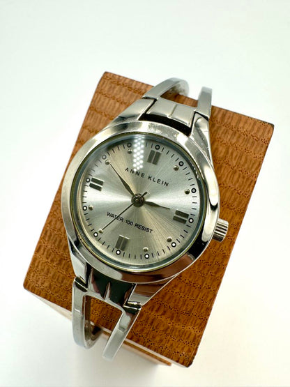 Anne Klein Analog Quartz Women Watch Excellent Condition