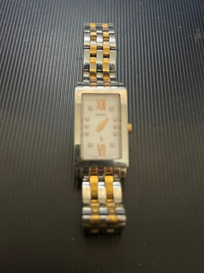 Seiko lk/lukia Analog Quartz Women