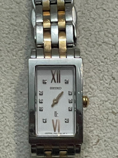 Seiko lk/lukia Analog Quartz Women