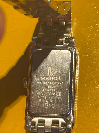 Seiko lk/lukia Analog Quartz Women