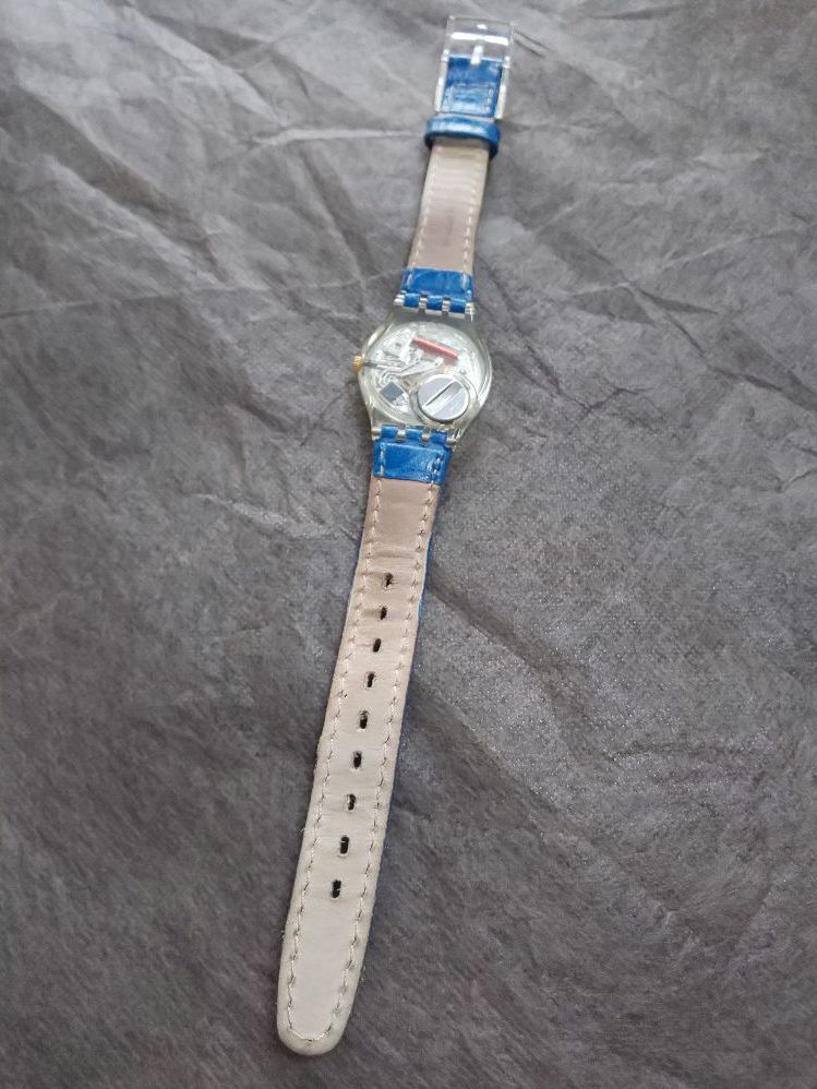 Swatch Analog Mechanical (Manual) Women