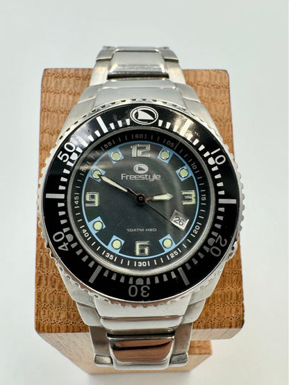 Freestyle Analog Quartz Men Watch
