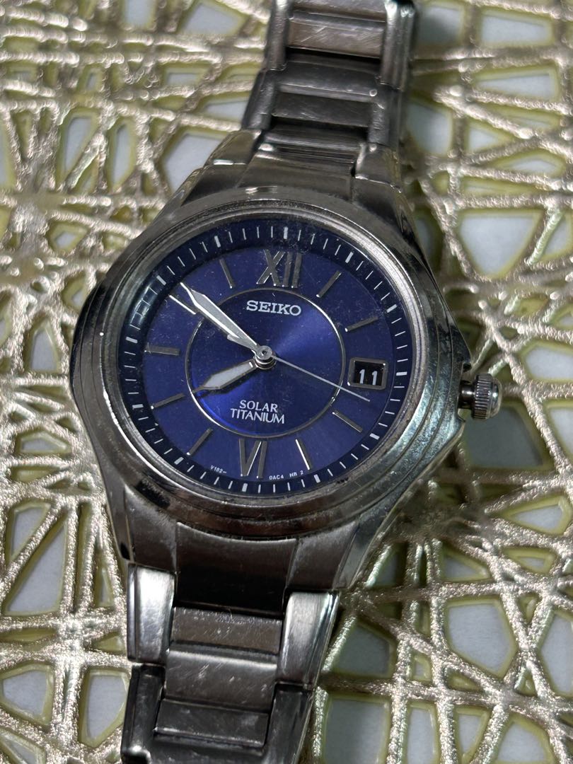 Seiko solar V182-0AA0 Analog Solar Women