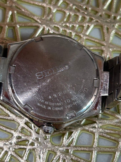 Seiko solar V182-0AA0 Analog Solar Women