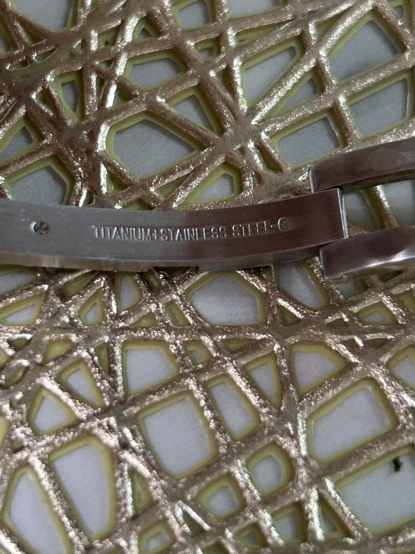 Seiko solar V182-0AA0 Analog Solar Women
