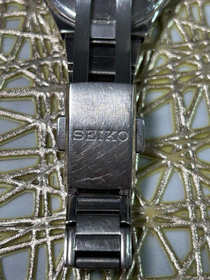 Seiko solar V182-0AA0 Analog Solar Women