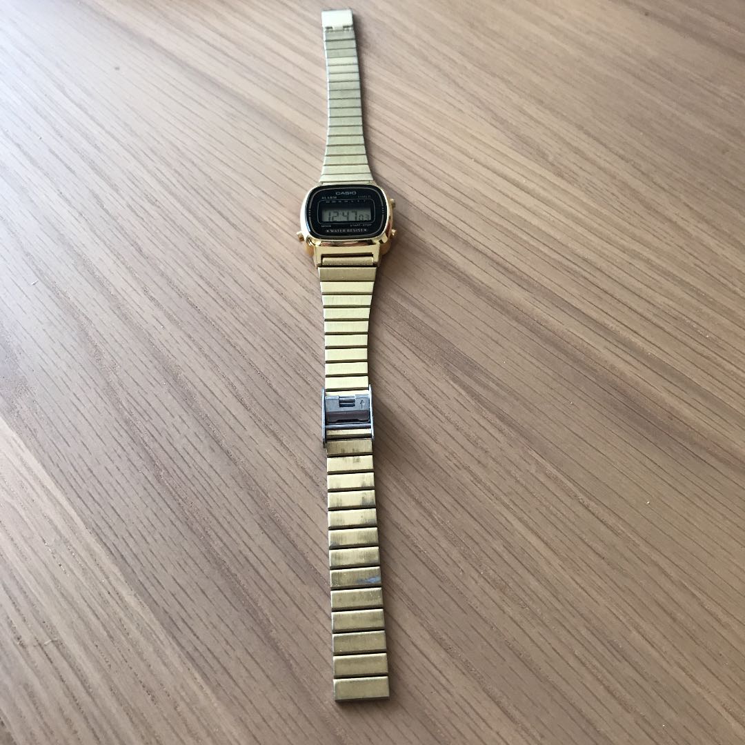Casio Cheap-Casio LA670W Digital Quartz Women