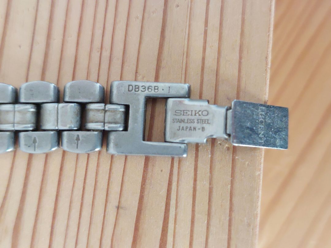 Seiko Lucent Analog Quartz Women