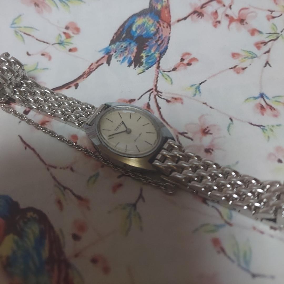 Tissot Analog Mechanical (Manual) Women Women