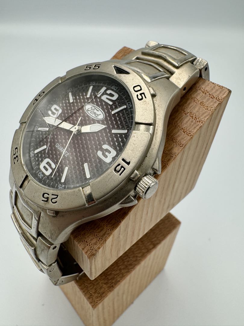 Ford Analog Quartz Men Watch Fd204 Cracked Glass