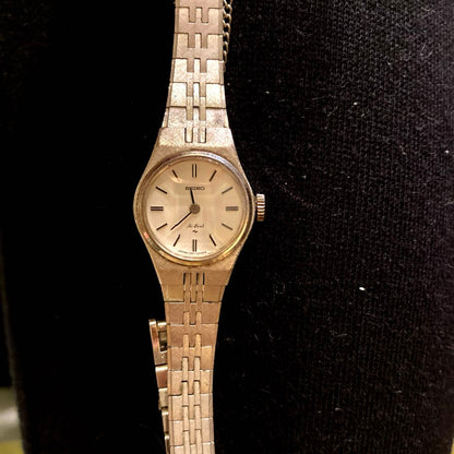 Seiko Analog Quartz Women