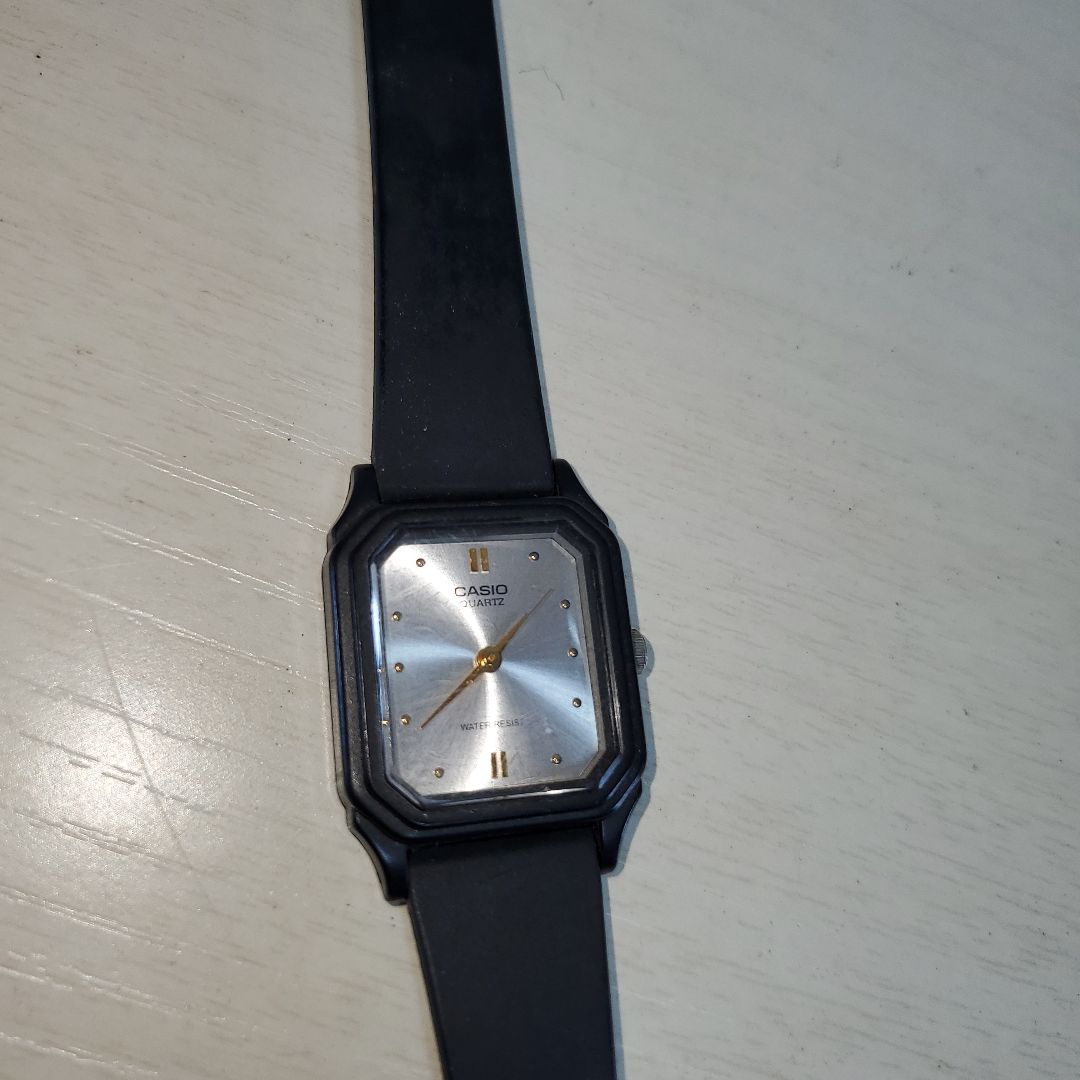 Casio LQ-142 Analog Quartz Women