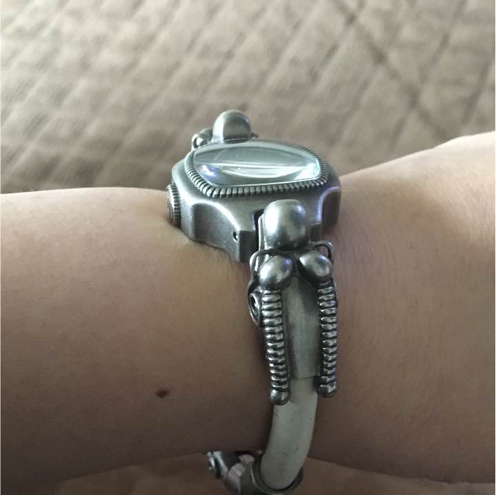 Analog Quartz Women