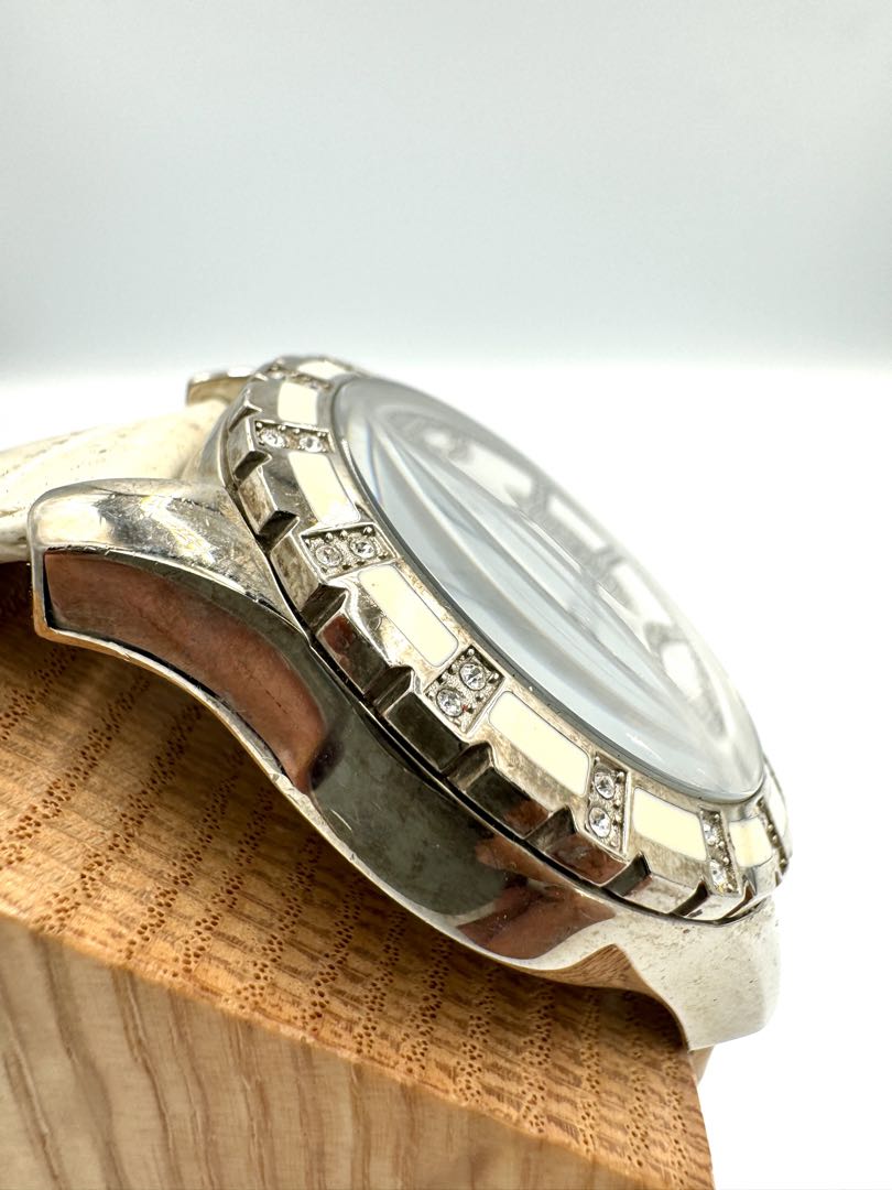 Guess Analog Quartz Women Watch