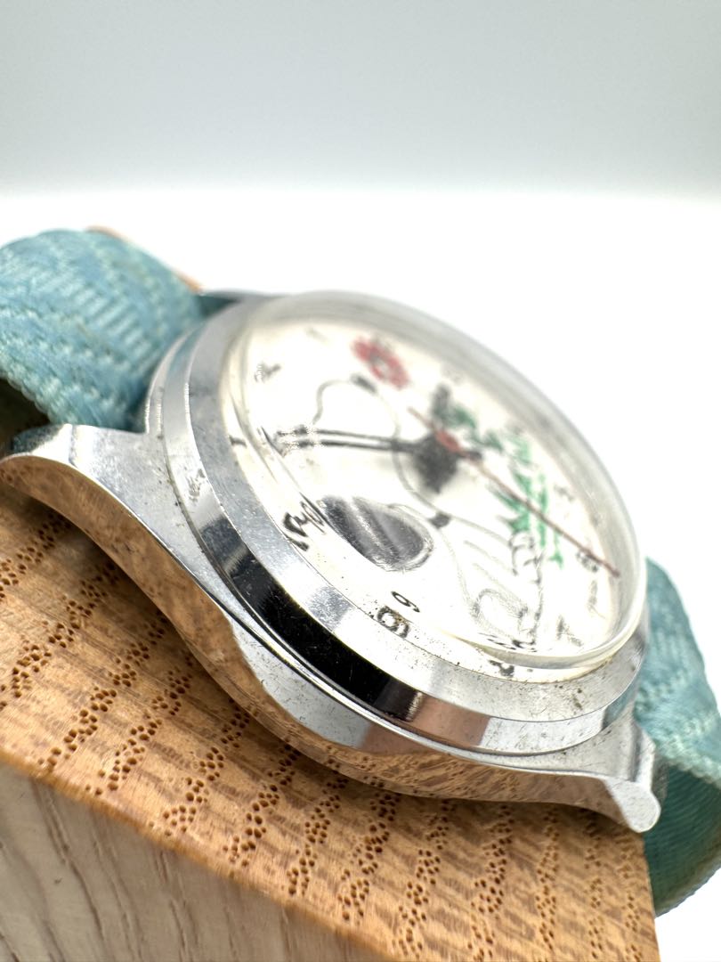 Peanuts Snoopy Analog Mechanical (Manual) Women Manual Winding Watch For Parts