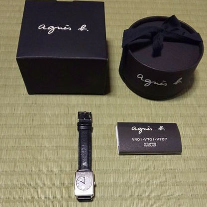 Agnes B. Analog Quartz Women