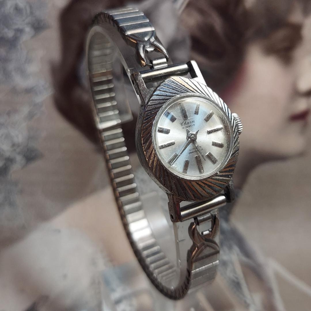 Citizen charm Analog Mechanical (Manual) Women
