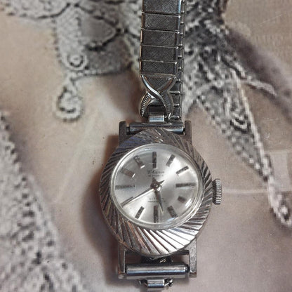 Citizen charm Analog Mechanical (Manual) Women