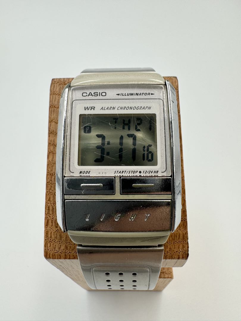Casio Illuminator 1604 A200 Digital Quartz Unisex Adults Watch Y2K Retro Vintage