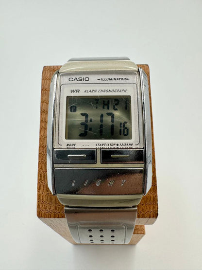 Casio Illuminator 1604 A200 Digital Quartz Unisex Adults Watch Y2K Retro Vintage