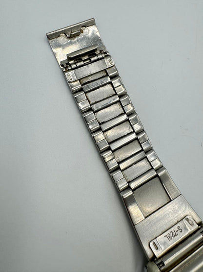Casio Illuminator 1604 A200 Digital Quartz Unisex Adults Watch Y2K Retro Vintage