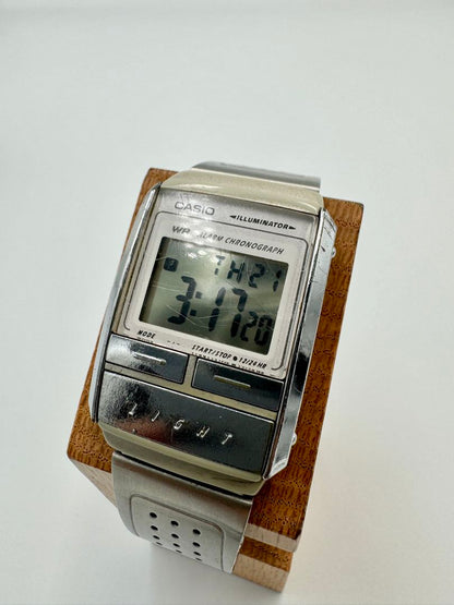 Casio Illuminator 1604 A200 Digital Quartz Unisex Adults Watch Y2K Retro Vintage