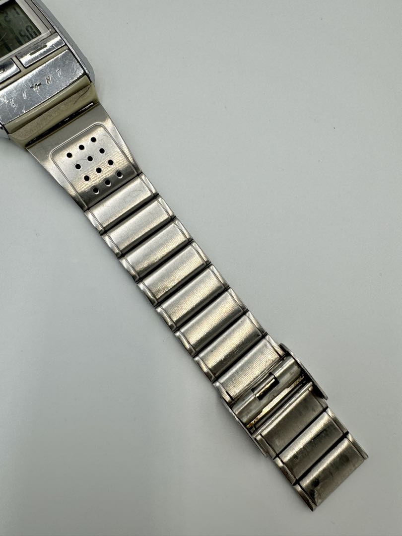 Casio Illuminator 1604 A200 Digital Quartz Unisex Adults Watch Y2K Retro Vintage
