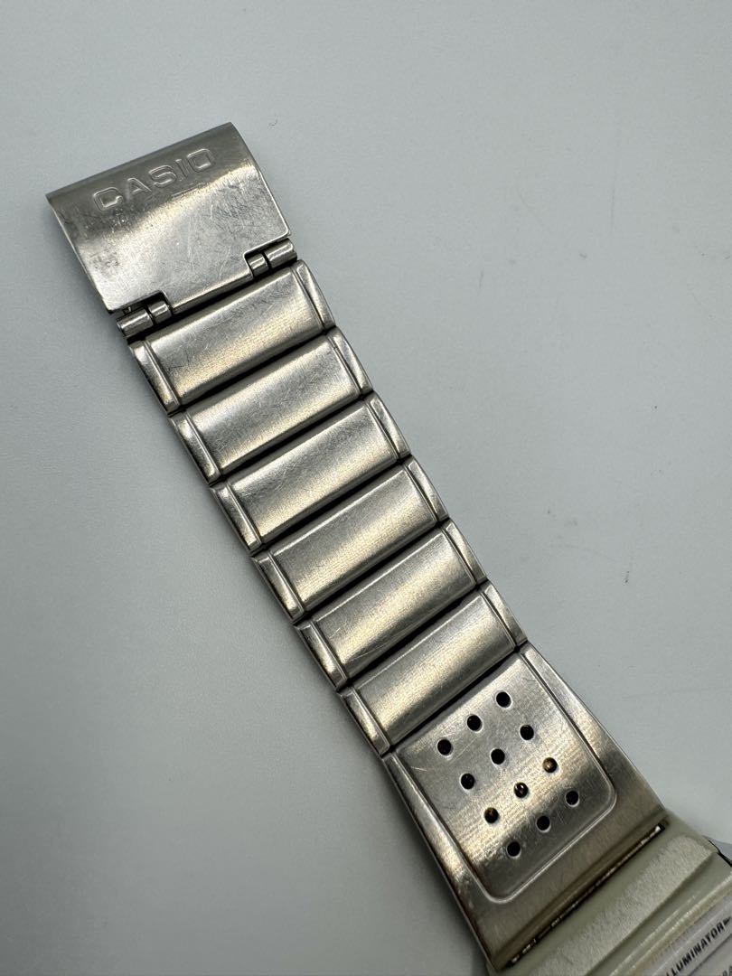 Casio Illuminator 1604 A200 Digital Quartz Unisex Adults Watch Y2K Retro Vintage