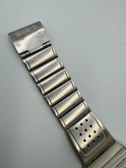 Casio Illuminator 1604 A200 Digital Quartz Unisex Adults Watch Y2K Retro Vintage