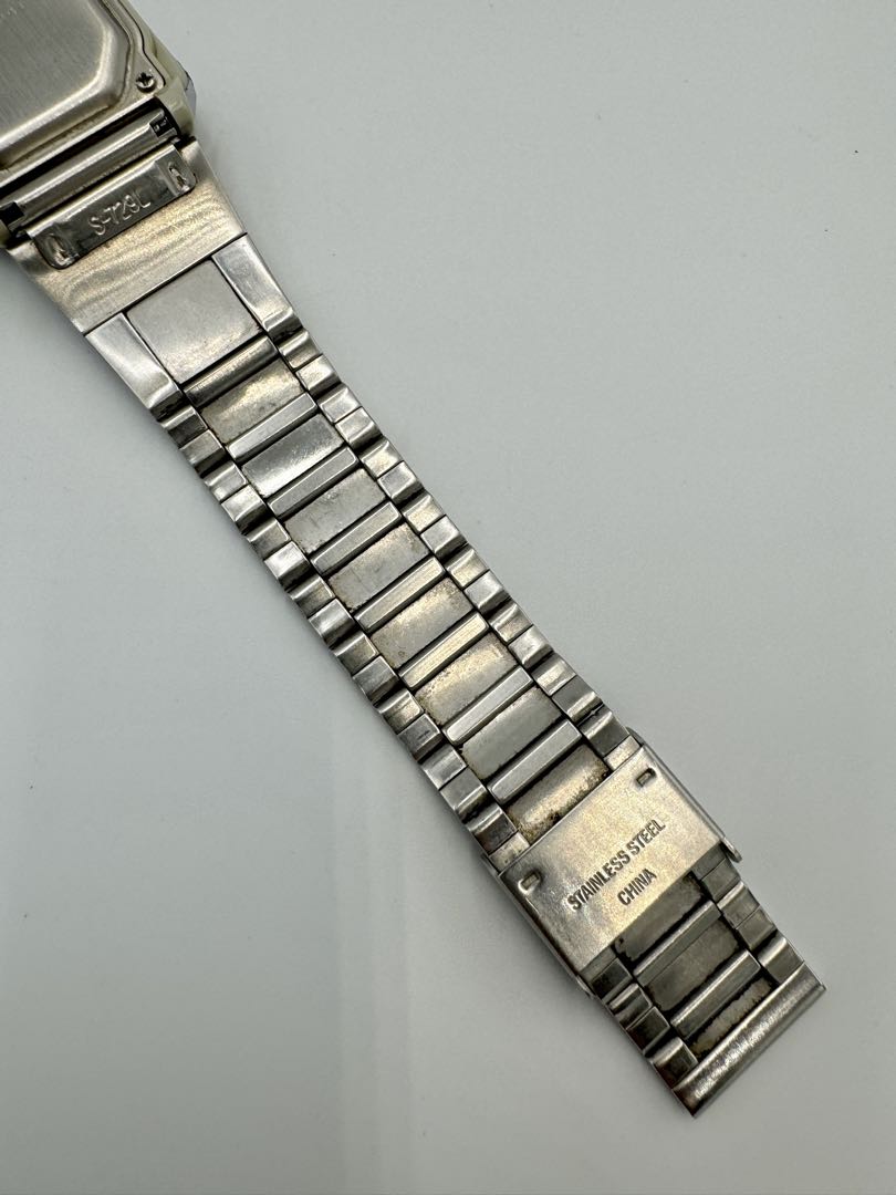 Casio Illuminator 1604 A200 Digital Quartz Unisex Adults Watch Y2K Retro Vintage