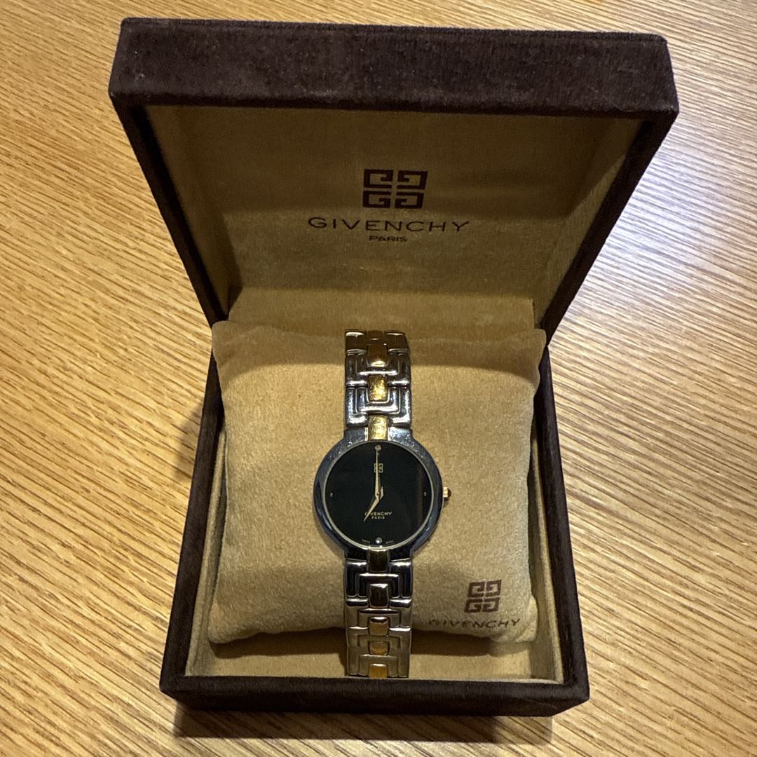 Givenchy Analog Quartz Men