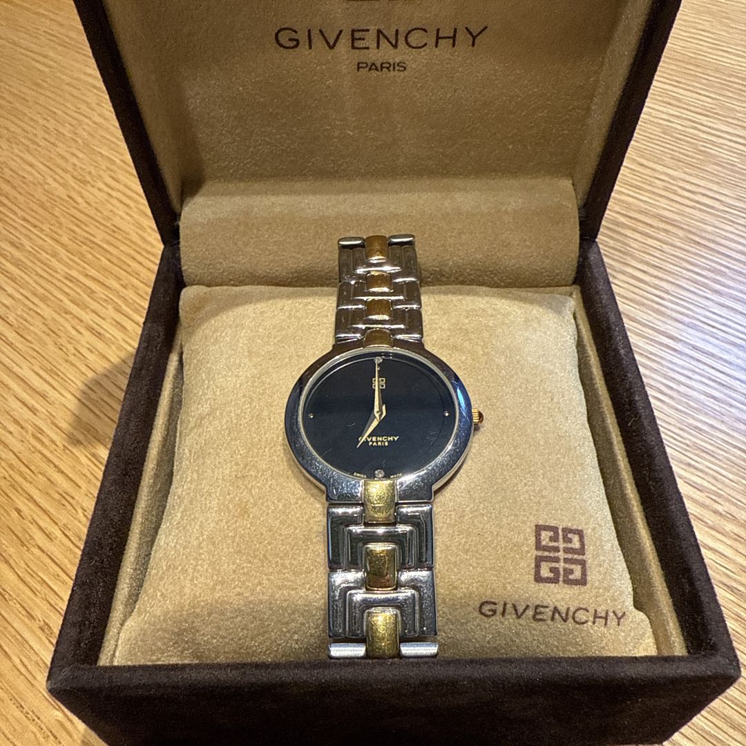 Givenchy Analog Quartz Men