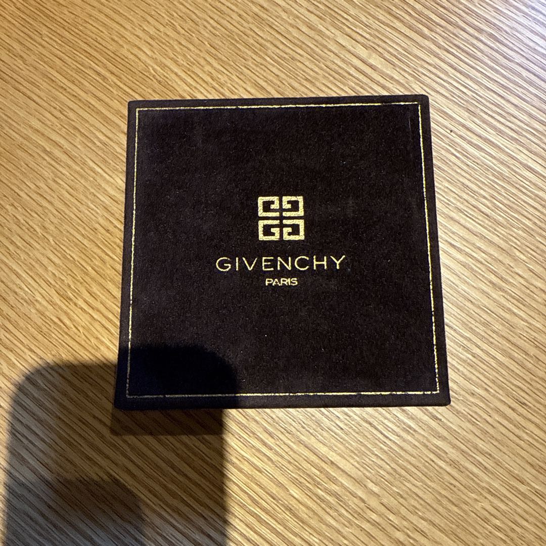 Givenchy Analog Quartz Men