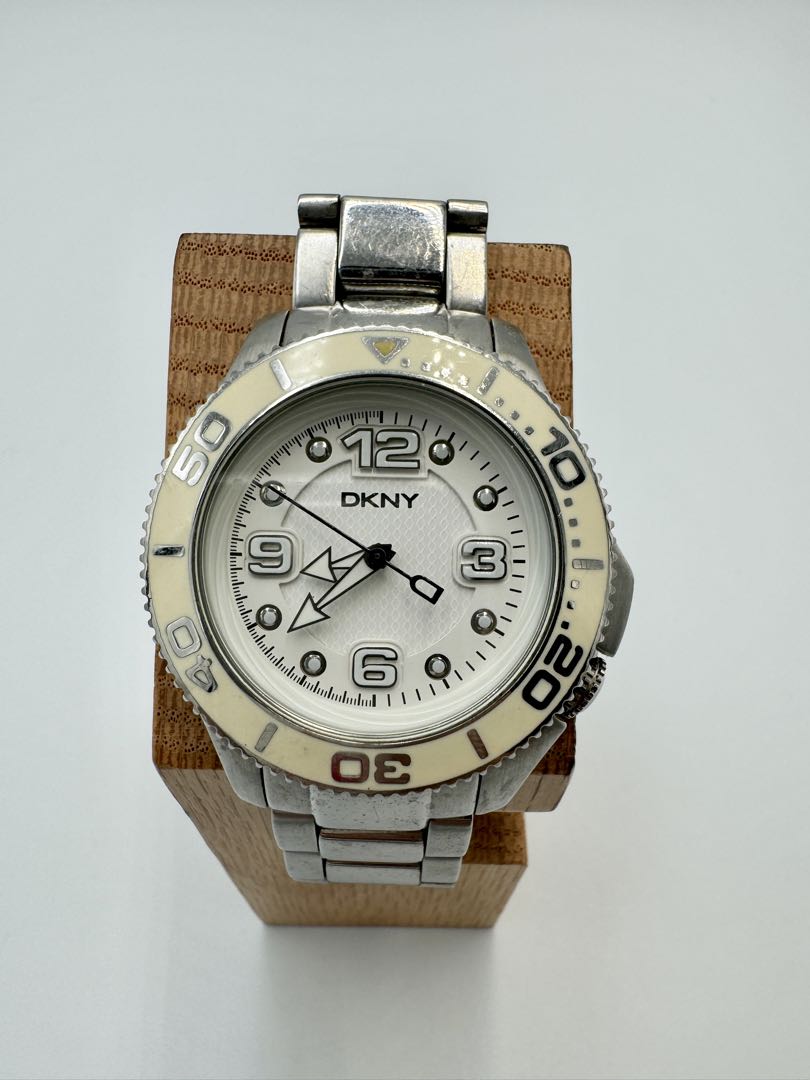 Dkny / Donna Karan New York Analog Quartz Men Diver Watch