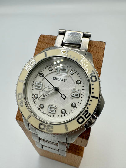 Dkny / Donna Karan New York Analog Quartz Men Diver Watch
