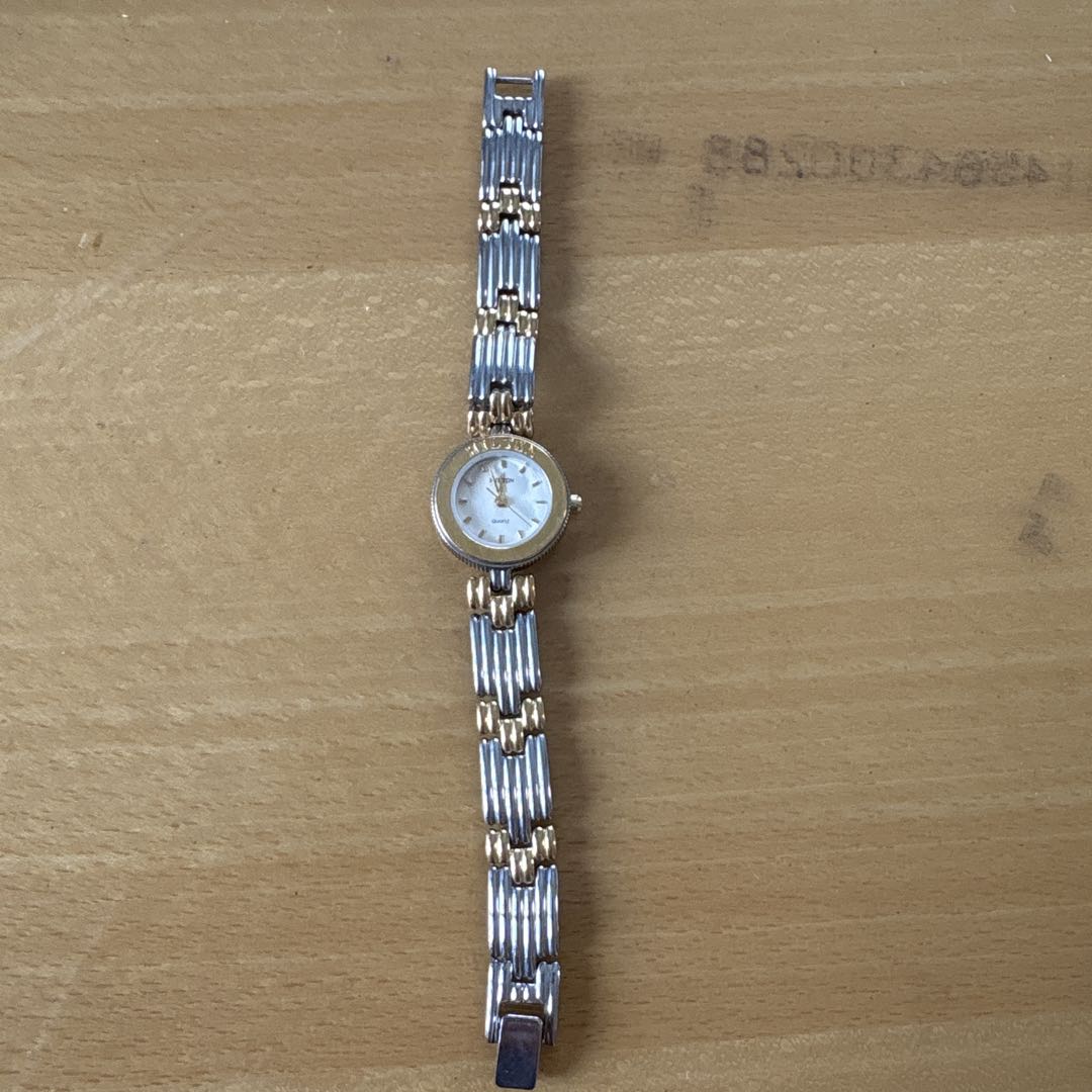 Hilton Analog Quartz Women