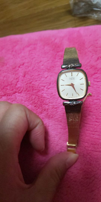 Seiko Analog Quartz Women