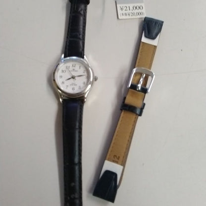 Leobe Analog Quartz Women