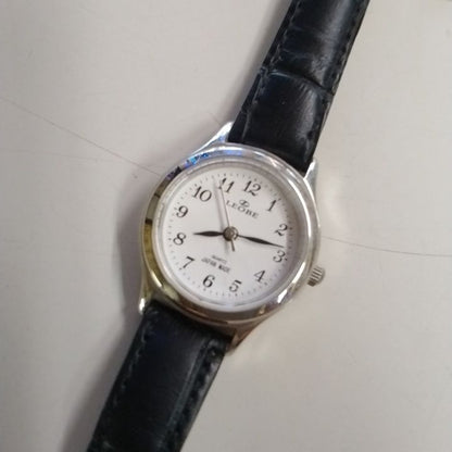 Leobe Analog Quartz Women