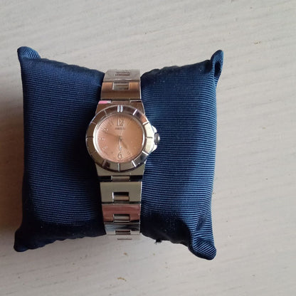 Seiko lk/lukia Analog Quartz Women