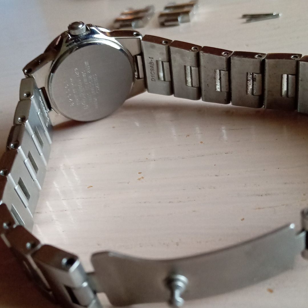 Seiko lk/lukia Analog Quartz Women