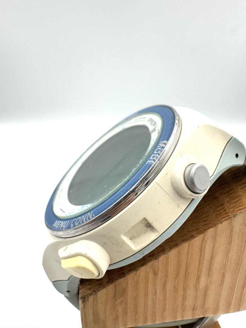 Epson WristableGPS Sports Monitor SF-720 Digital Quartz Unisex Adults Wristablegps Bluetooth Gps Watch Junk For Parts