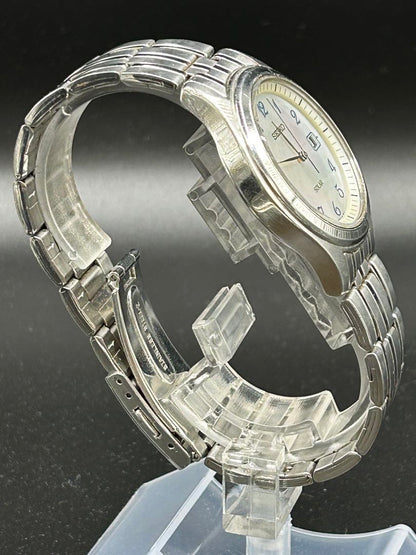 Seiko V145-0BS0 Analog Solar Men