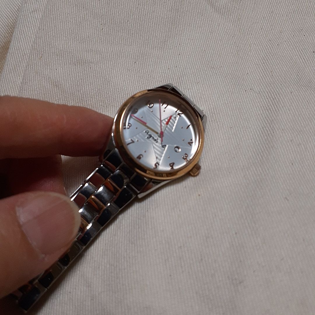 Agnes B. Analog Quartz Women