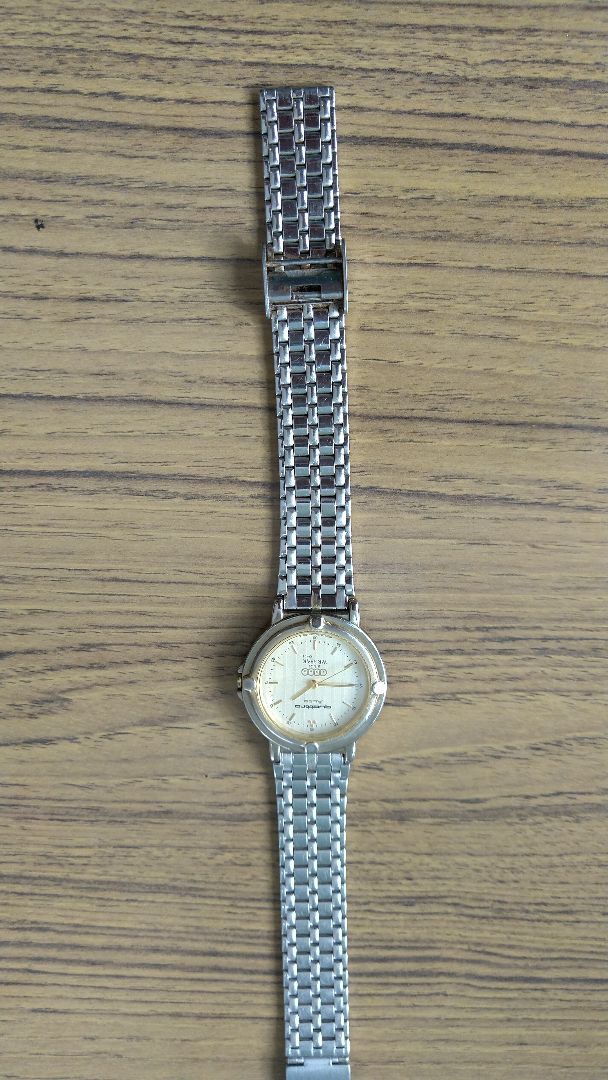 Seiko G-01 Analog Quartz Women